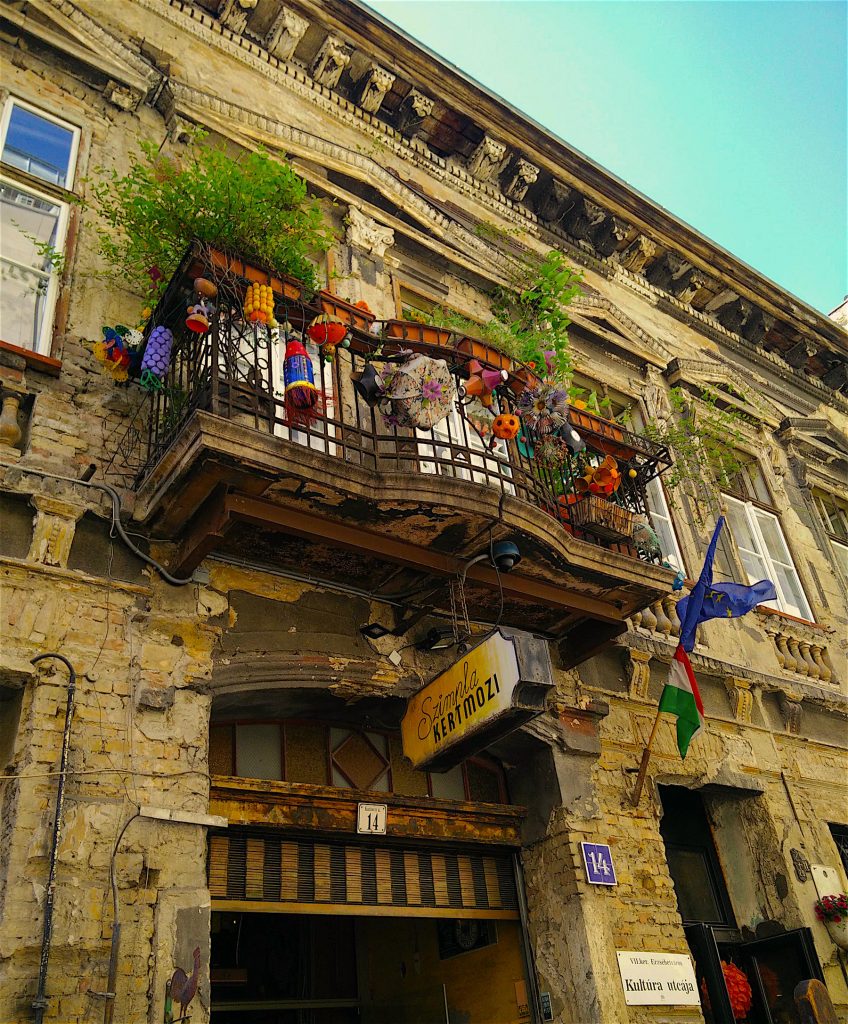 The outside of the quirky Szimpla ruin bar